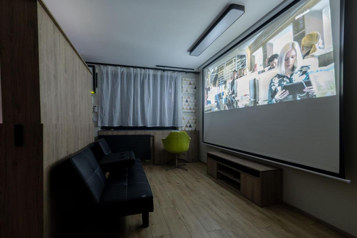 With Projector And Balcony Between Main Square And Kazimierz Quarter Apartament
